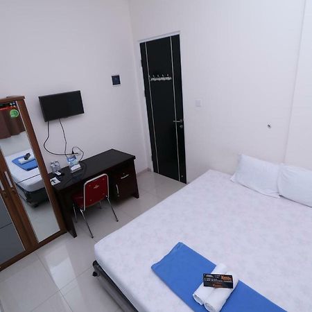 Hotel Kamar Keluarga Tanah Abang Giacarta Esterno foto