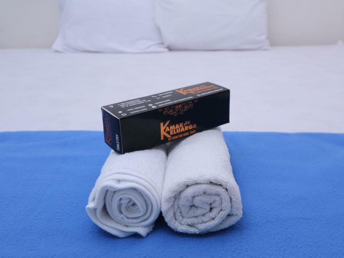 Hotel Kamar Keluarga Tanah Abang Giacarta Esterno foto